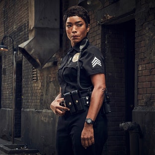 Athena Grant Angela Bassett 9-1-1